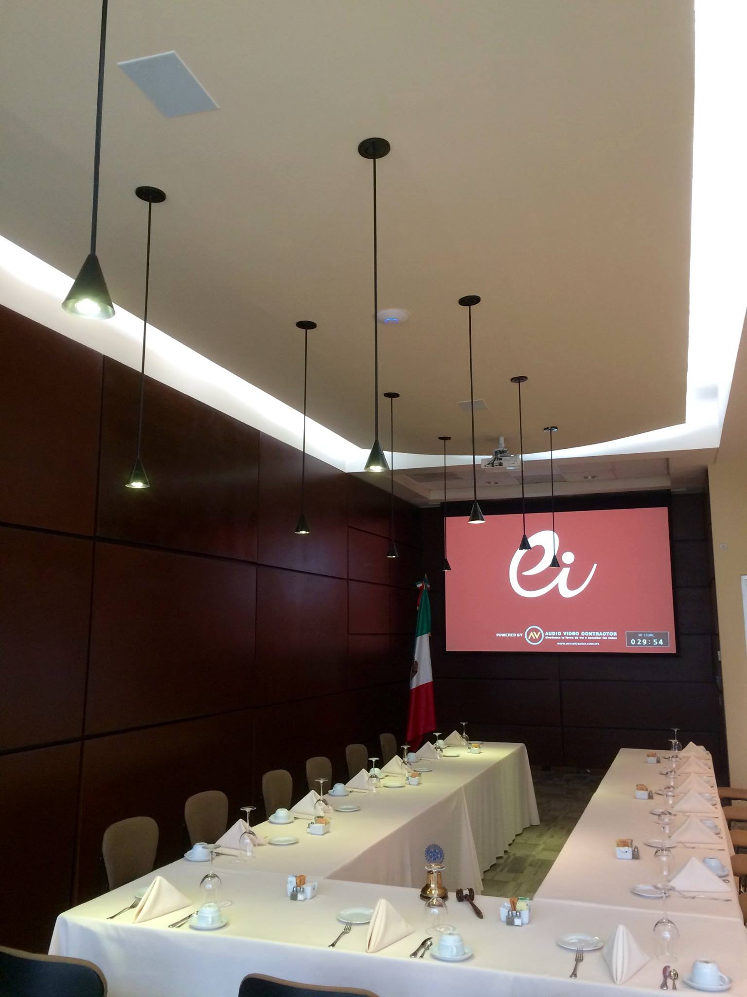 ClubIndustrialSalones4