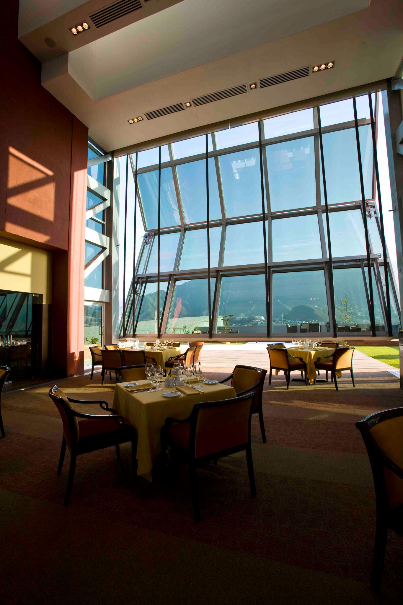 ClubindustrialPuertaLevadiza