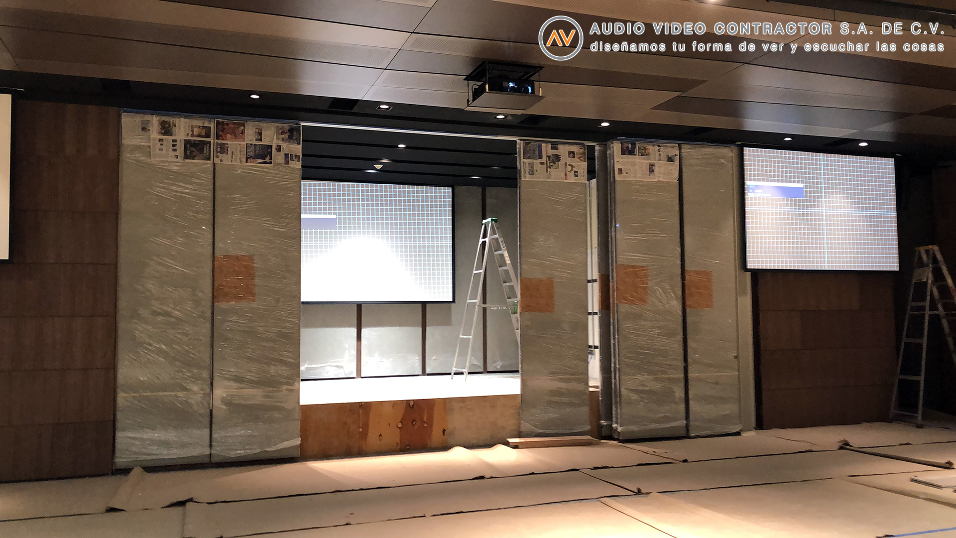 ClubIndustrial CalibrandoProyectoresGranSalon